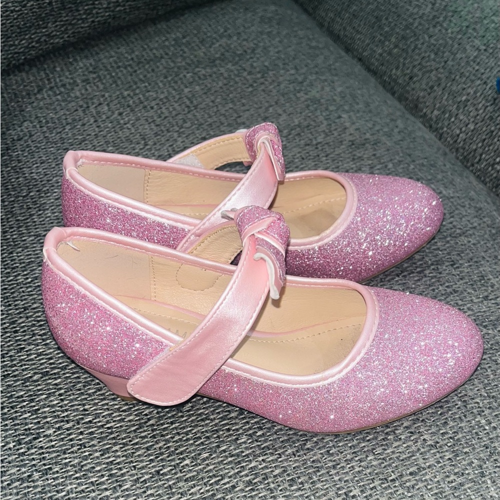 Size 13 in girls- pink sparkly heels